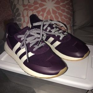 Adidas Women’s Sneakers(Size 7 1/2)